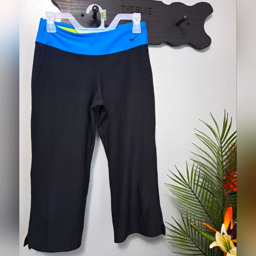 Nike Fit Dry Capri Leggings Sz Small
